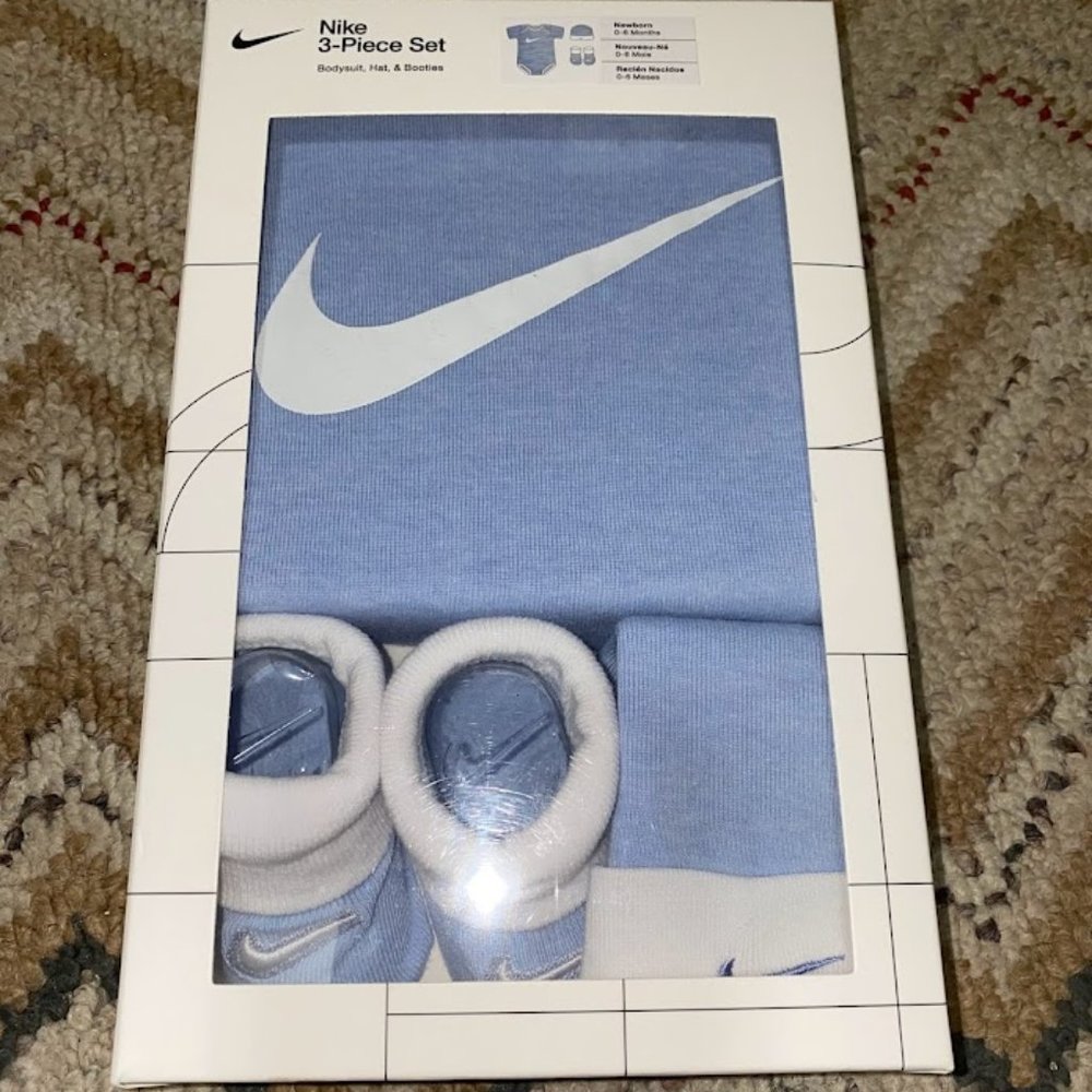 Nike 3 Piece Newborn set